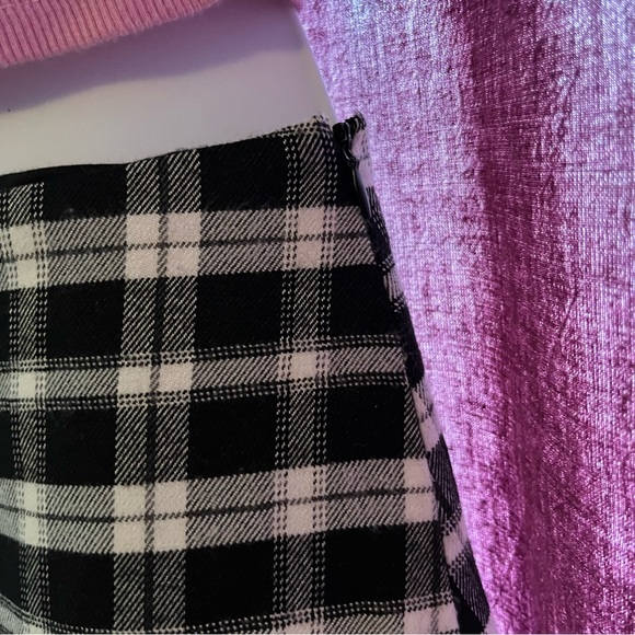 LF: Plaid Mini Skirt - Picture 7 of 8